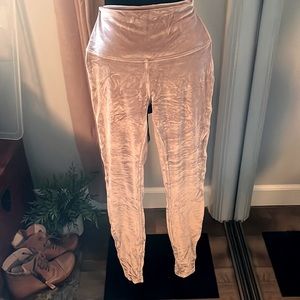 Lululemon pink crushed velvet legging